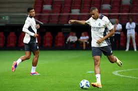 队上下自信 队上下自信